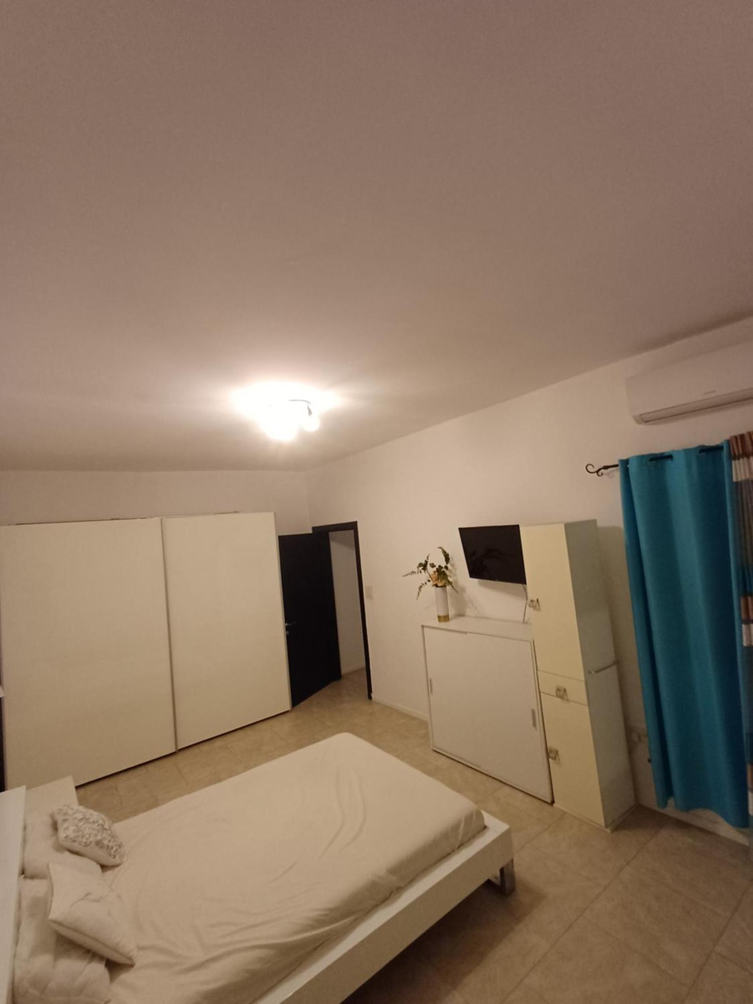Апартаменты Inessa'S Flat Pieta Экстерьер фото